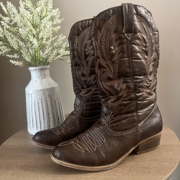 Brown Heeled Cowboy Boots - Picture 6 of 8